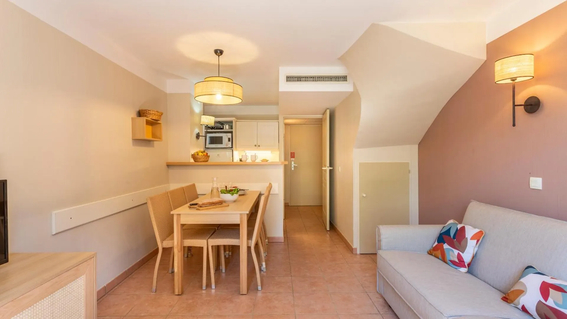 Aparthotel Residence Pierre & Vacances Le Hameau De La Pinede Hyeres