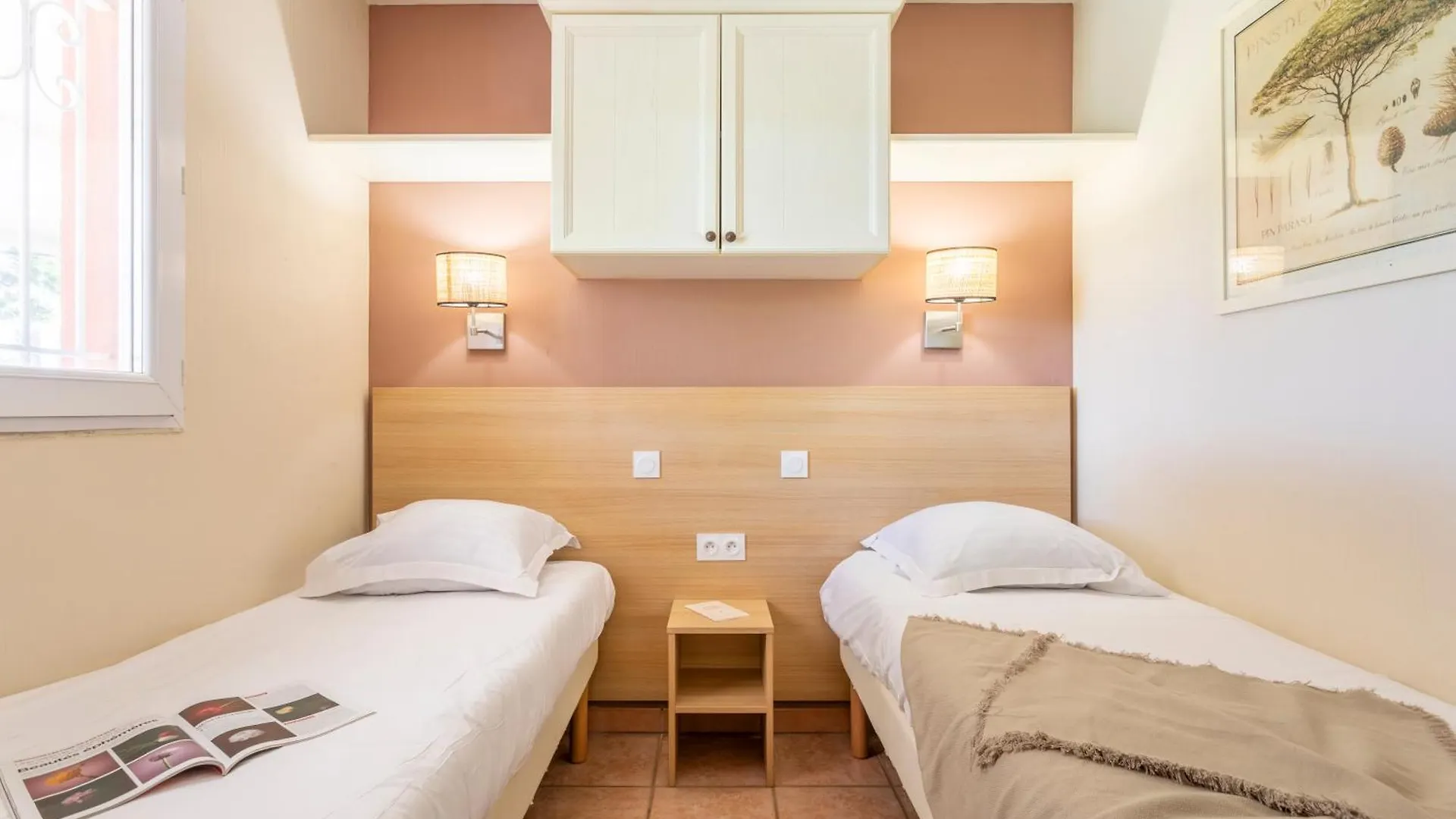 Residence Pierre & Vacances Le Hameau De La Pinede Hyeres 3*,  France