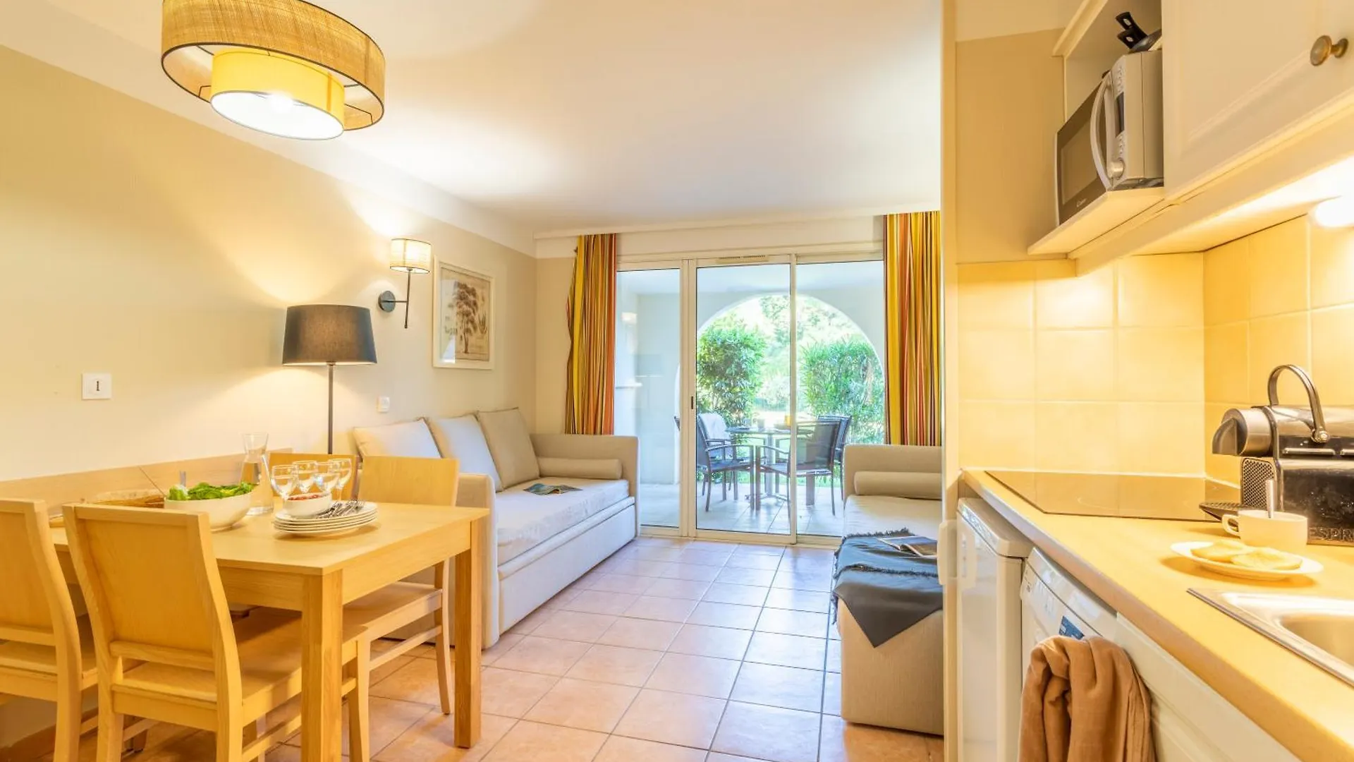 Residence Pierre & Vacances Le Hameau De La Pinede Hyeres