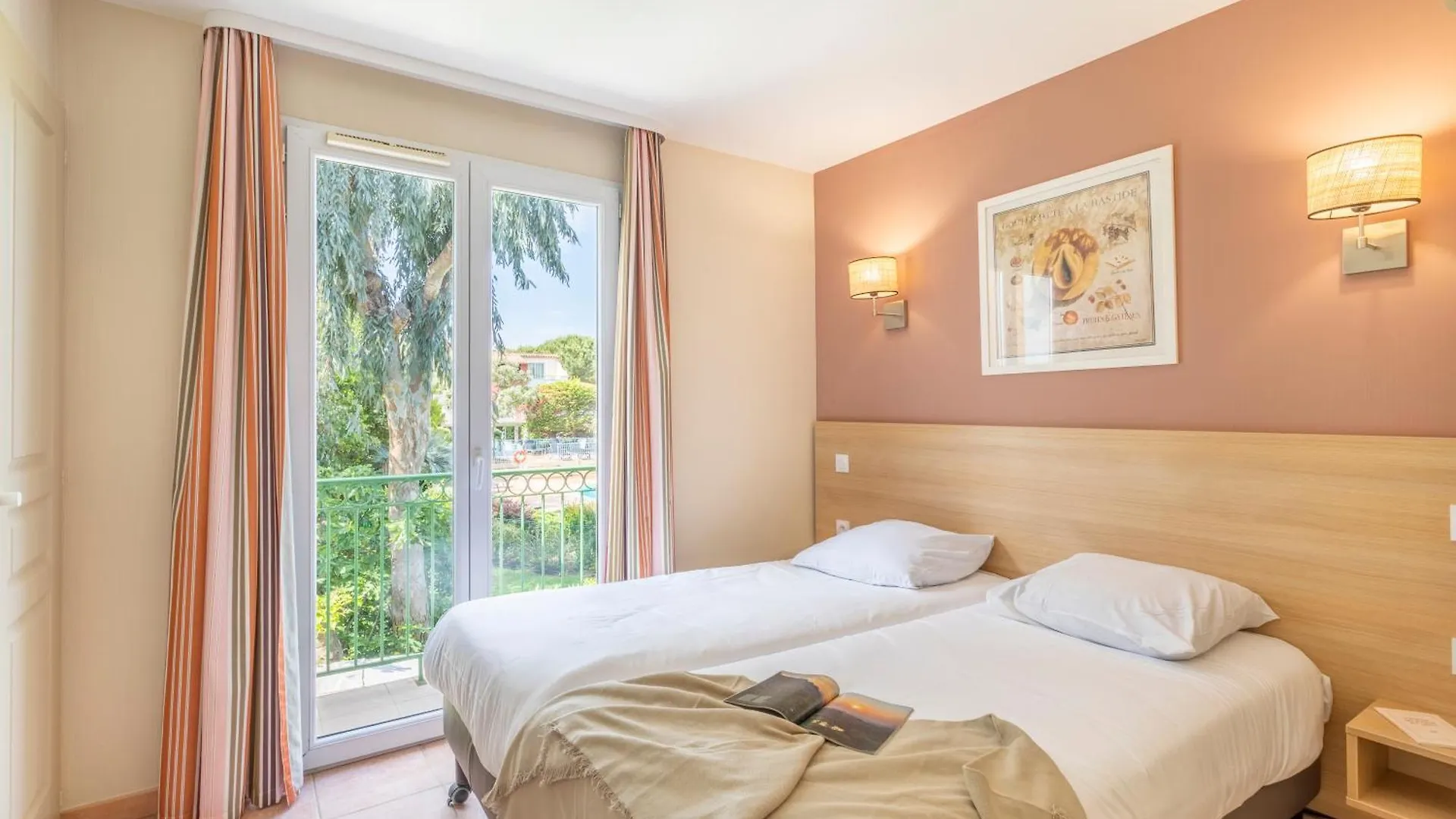 Residence Pierre & Vacances Le Hameau De La Pinede Hyeres Aparthotel