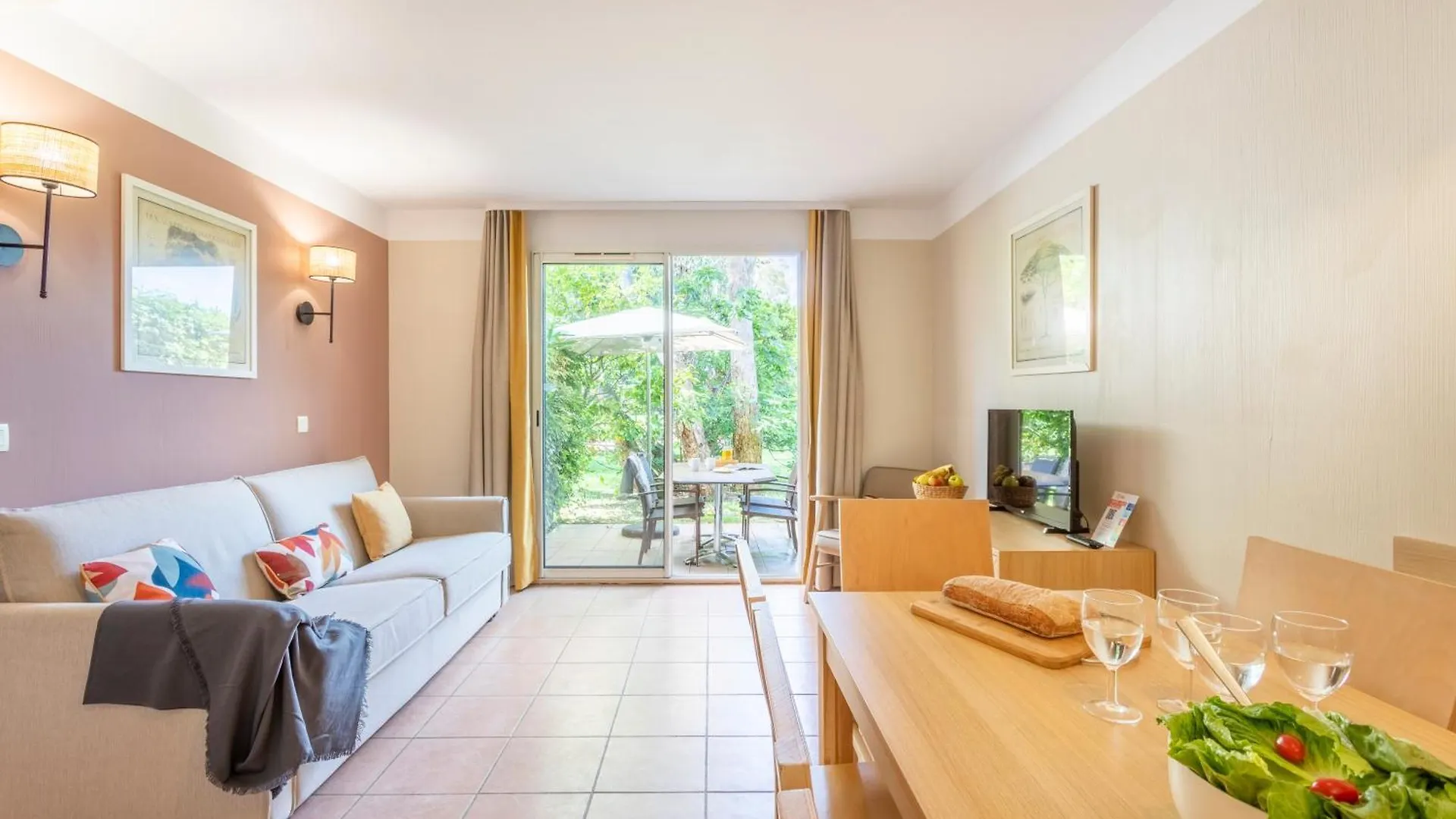 Residence Pierre & Vacances Le Hameau De La Pinede Hyeres Aparthotel