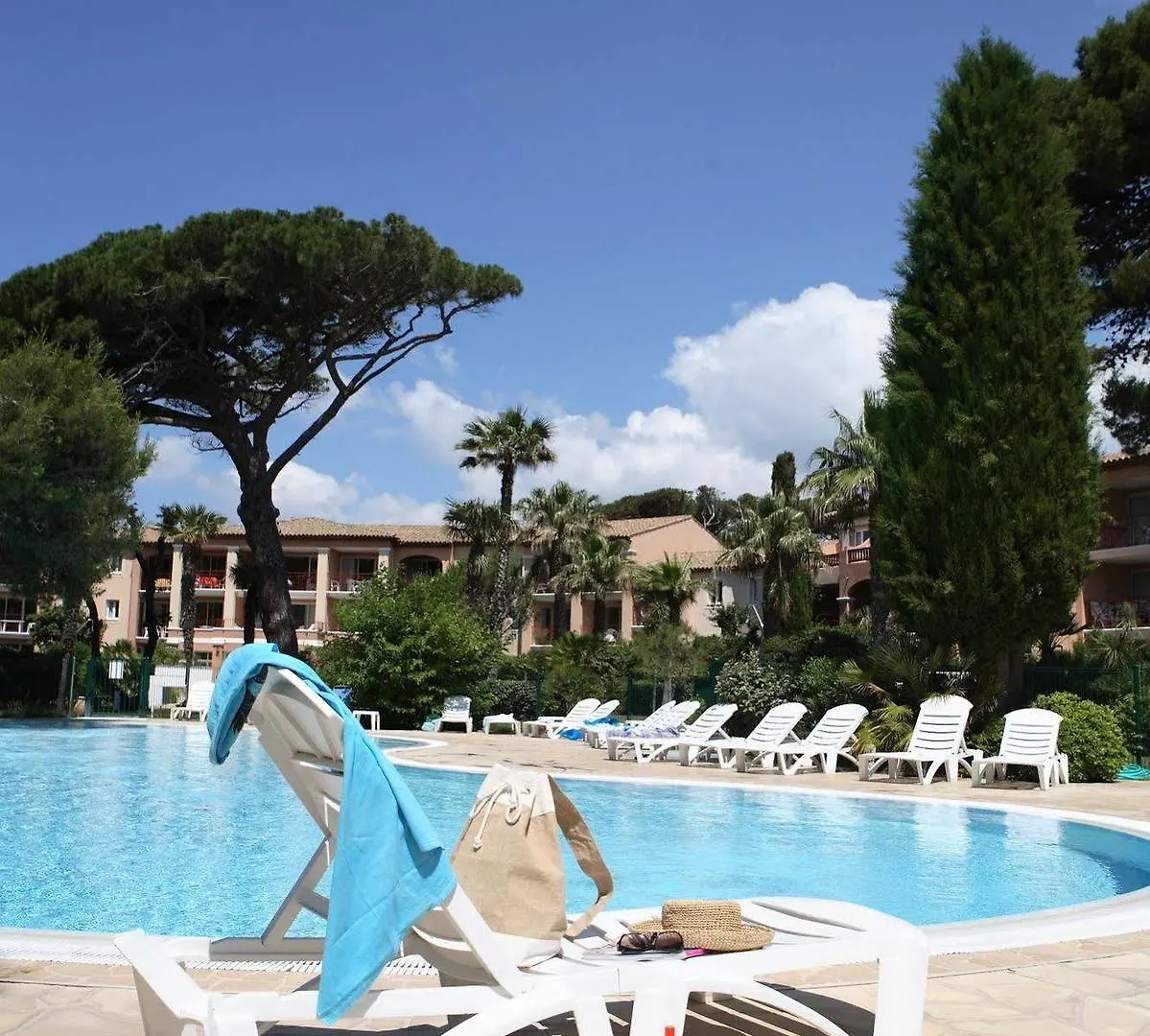 Residence Pierre & Vacances Le Hameau De La Pinede Hyeres Aparthotel