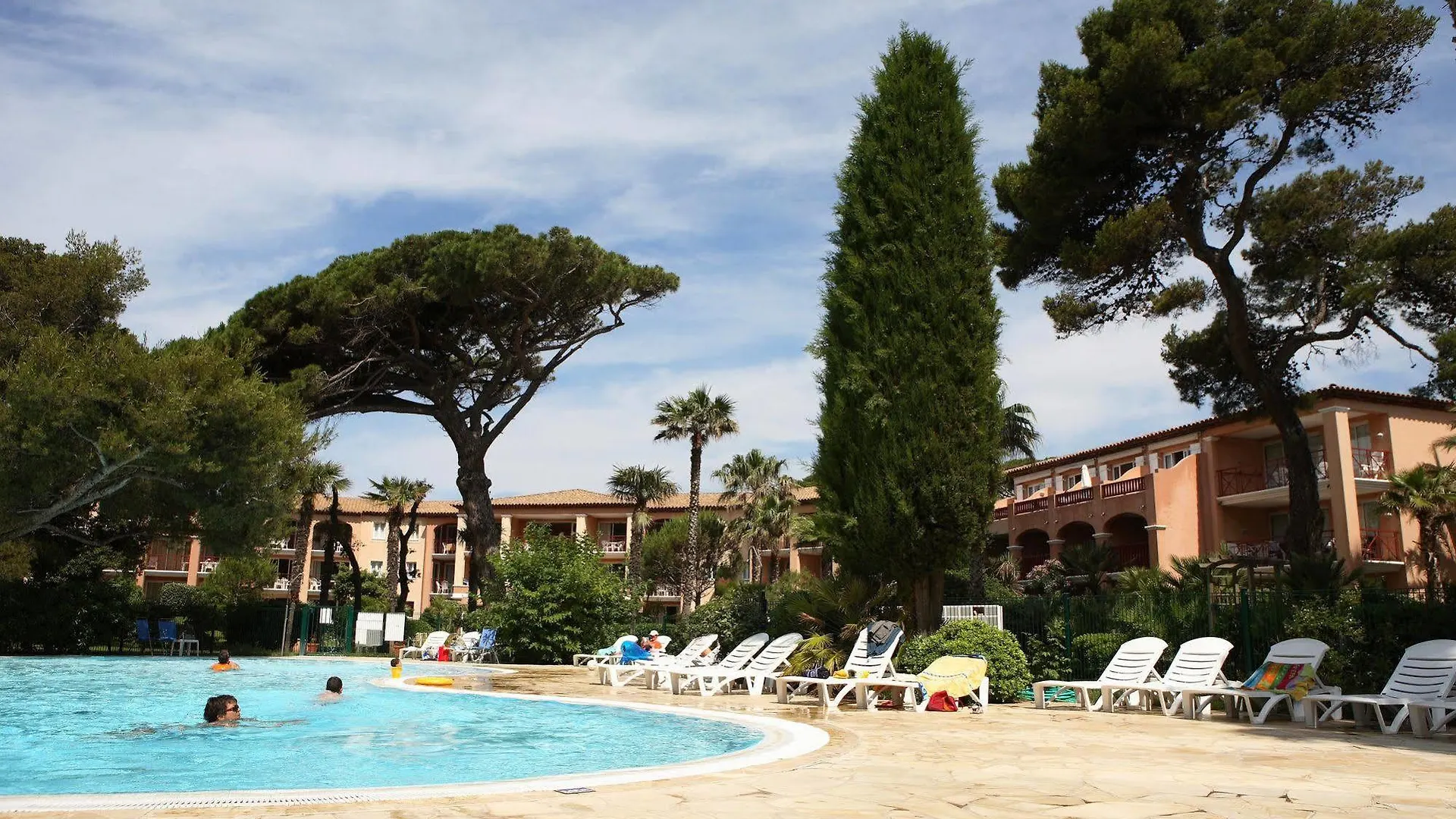 Aparthotel Residence Pierre & Vacances Le Hameau De La Pinede Hyeres